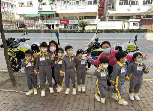 下午1愛_4我們看見馬路上有警察電單車-768x576