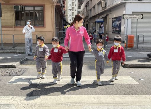 全日1望_5我們一起橫過斑馬線-768x576